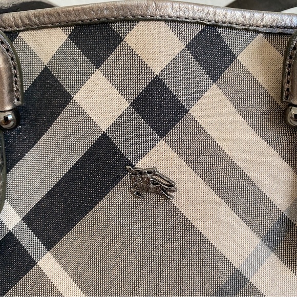 Burberry Check Tote Bag - Picture 6 of 14
